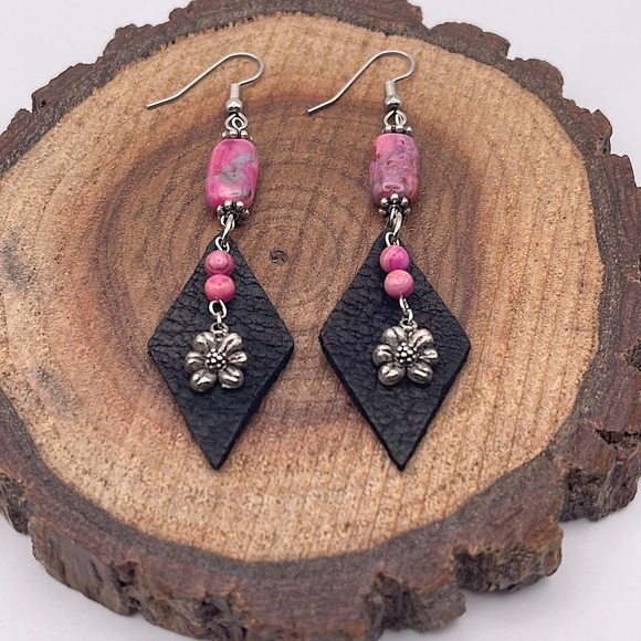 Leather Dangle Earrings Pink Crazy Lace Agate Antique Silver Flower Charm Beads - Picture 4 of 7